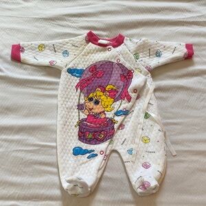 Vintage Muppet babies miss piggy quilted, baby sleeper pink white 6 9 months
